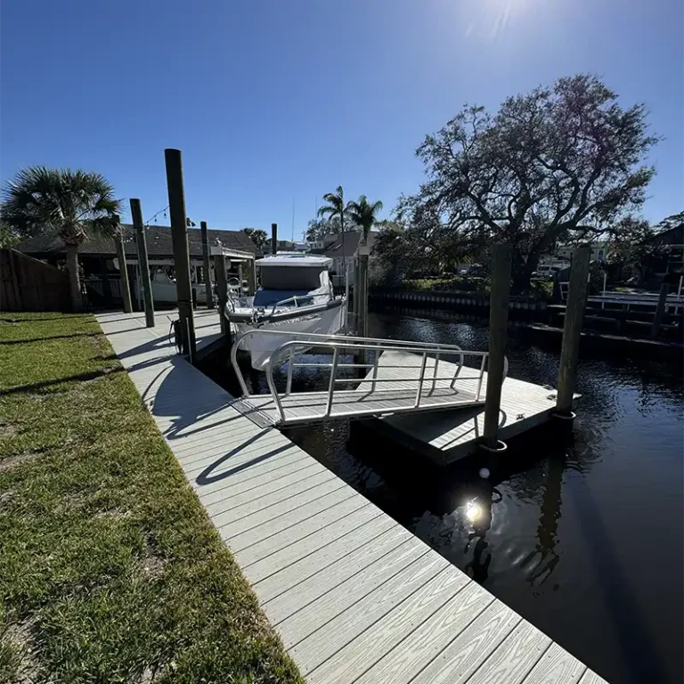 VM_Dock012